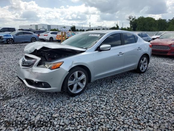 ✅ 2014 Acura ILX Premium • VIN: 19VDE2E53EE000102 • Lot: 69754175. Wystawiony na Copart z przebiegiem 135 077 mil. Bezpłatny archiwum sprzedaży aukcyjnych z USA i szczegółowy raport historii pojazdu na DreamBid. Zdjęcie 1.