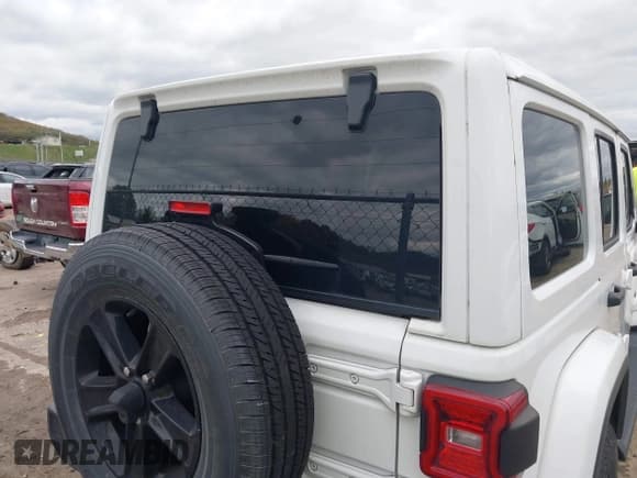 ✅ 2020 Jeep Wrangler Unlimited Sahara • VIN: 1C4HJXEG5LW266954 • Lot: 43428653. Listed on IAAI with 57,578 mi. Free auction sales archive from the USA and detailed vehicle history report at DreamBid. Image 16.