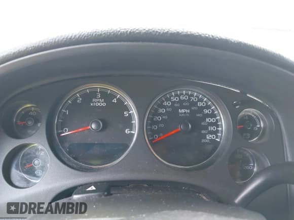 ✅ 2008 Chevrolet Suburban LTZ • VIN: 1GNFC160X8R252335 • Lot: 43109812. Wystawiony na IAAI z przebiegiem 324 571 mil. Bezpłatny archiwum sprzedaży aukcyjnych z USA i szczegółowy raport historii pojazdu na DreamBid. Zdjęcie 7.