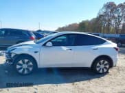 ✅ 2023 Tesla Model Y Long Range • VIN: 7SAYGAEE1PF828338 • Lot: 40978725. Wystawiony na IAAI z przebiegiem Nie podano. Bezpłatny archiwum sprzedaży aukcyjnych z USA i szczegółowy raport historii pojazdu na DreamBid. Zdjęcie 15.