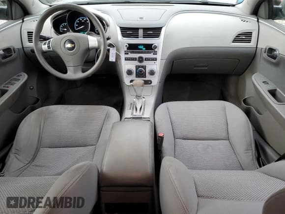 ✅ 2010 Chevrolet Malibu 1FL • VIN: 1G1ZA5E06A4140745 • Lot: 79709484. Wystawiony na Copart z przebiegiem 150 654 mil. Bezpłatny archiwum sprzedaży aukcyjnych z USA i szczegółowy raport historii pojazdu na DreamBid. Zdjęcie 8.