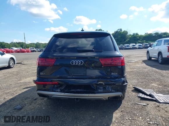 ✅ 2018 Audi Q7 Premium Plus • VIN: WA1LAAF71JD051158 • Lot: 42669842. Wystawiony na IAAI z przebiegiem 86 904 mil. Bezpłatny archiwum sprzedaży aukcyjnych z USA i szczegółowy raport historii pojazdu na DreamBid. Zdjęcie 6.