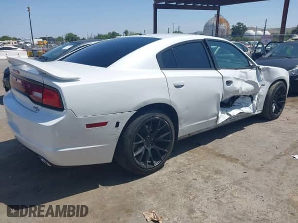 ✅ 2014 Dodge Charger RT • VIN: 2C3CDXCT1EH309189 • Lot: 42158197. Listed on IAAI with 92,074 mi. Free auction sales archive from the USA and detailed vehicle history report at DreamBid. Image 4.