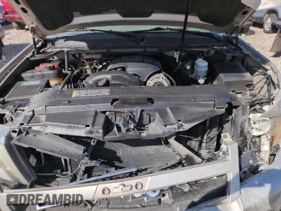 ✅ 2009 Chevrolet Suburban LS • VIN: 1GNFC16079R211582 • Лот: 50649205. Опубликован ранее на Copart с пробегом 258 057 миль. Бесплатный доступ к архиву аукционных продаж из США и подробный отчёт об истории автомобиля на DreamBid. Изображение 11.