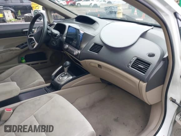 ✅ 2009 Honda Civic LX • VIN: 2HGFA165X9H369622 • Lot: 42720842. Wystawiony na IAAI z przebiegiem 193 060 mil. Bezpłatny archiwum sprzedaży aukcyjnych z USA i szczegółowy raport historii pojazdu na DreamBid. Zdjęcie 5.