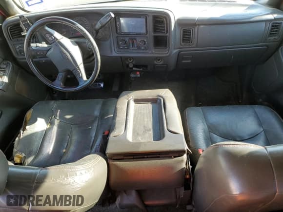 ✅ 2006 Chevrolet Silverado 2500HD LT1 • VIN: 1GCHC23D66F271008 • Lot: 86060564. Wystawiony na Copart z przebiegiem Nie podano. Bezpłatny archiwum sprzedaży aukcyjnych z USA i szczegółowy raport historii pojazdu na DreamBid. Zdjęcie 8.