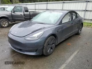 ✅ 2023 Tesla Model 3 • VIN: 5YJ3E1EA8PF607653 • Lot: 86638565. Wystawiony na Copart z przebiegiem 47 815 mil. Bezpłatny archiwum sprzedaży aukcyjnych z USA i szczegółowy raport historii pojazdu na DreamBid. Zdjęcie 1.