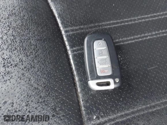 ✅ 2012 Kia Sorento SX • VIN: 5XYKWDA26CG192537 • Lot: 40377213. Listed on IAAI with 182,044 mi. Free auction sales archive from the USA and detailed vehicle history report at DreamBid. Image 11.