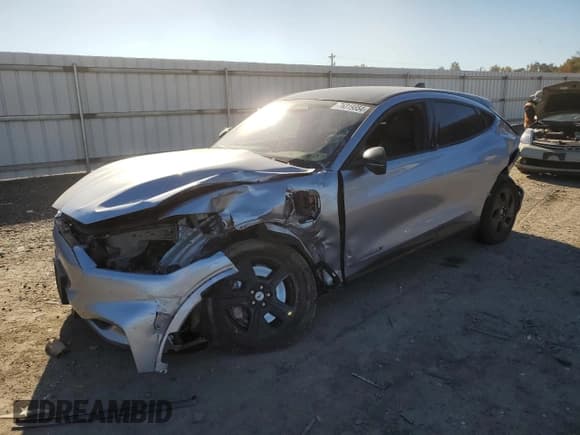 ✅ 2022 Ford Mustang Mach-E California Route 1 • VIN: 3FMTK2R73NMA19726 • Лот: 76319354. Опубликован ранее на Copart с пробегом Не указан. Бесплатный доступ к архиву аукционных продаж из США и подробный отчёт об истории автомобиля на DreamBid. Изображение 1.