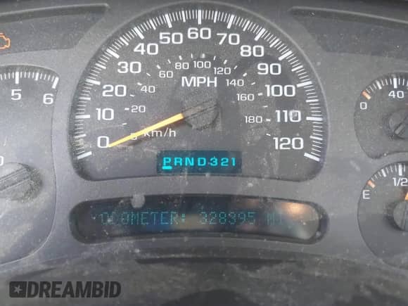 2004 Chevrolet Silverado 1500 Z71 z VIN 2GCEK13T741321958, wystawiony jako IAAI lot #43230757 z przebiegiem 328 395 mil mil oraz . Historia ofert i sprzedaży dostępna na DreamBid. Obrazek 7.