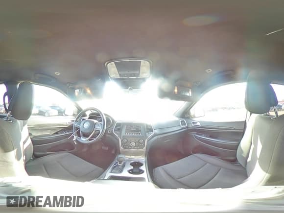 ✅ 2019 Jeep Grand Cherokee Laredo E • VIN: 1C4RJFAG4KC767760 • Lot: 90310085. Wystawiony na Copart z przebiegiem 95 871 mil. Bezpłatny archiwum sprzedaży aukcyjnych z USA i szczegółowy raport historii pojazdu na DreamBid. Zdjęcie 15.