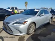 ✅ 2020 Lexus ES 300h Luxury • VIN: 58AE21B12LU008808 • Лот: 41955296. Опубликован ранее на IAAI с пробегом 95 337 миль. Бесплатный доступ к архиву аукционных продаж из США и подробный отчёт об истории автомобиля на DreamBid. Изображение 18.