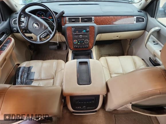 ✅ 2008 Chevrolet Silverado 3500HD DRW LTZ • VIN: 1GCJK33658F157015 • Лот: 92120865. Опубликован ранее на Copart с пробегом 335 450 миль. Бесплатный доступ к архиву аукционных продаж из США и подробный отчёт об истории автомобиля на DreamBid. Изображение 8.