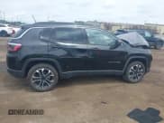 ✅ 2023 Jeep Compass Limited • VIN: 3C4NJDCN8PT528738 • Lot: 42827867. Wystawiony na IAAI z przebiegiem 38 650 mil. Bezpłatny archiwum sprzedaży aukcyjnych z USA i szczegółowy raport historii pojazdu na DreamBid. Zdjęcie 13.