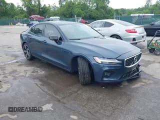 ✅ 2019 Volvo S60 R-Design • VIN: 7JRA22TM1KG005468 • Лот: 42176984. Опубликован ранее на IAAI с пробегом 73 400 миль. Бесплатный доступ к архиву аукционных продаж из США и подробный отчёт об истории автомобиля на DreamBid. Изображение 1.
