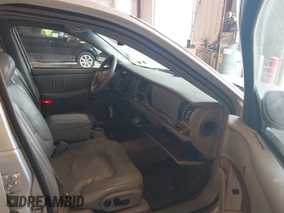 ✅ 2003 Buick Park Avenue • VIN: 1G4CW54K634196121 • Lot: 42884715. Listed on IAAI with 121,376 mi. Free auction sales archive from the USA and detailed vehicle history report at DreamBid. Image 5.