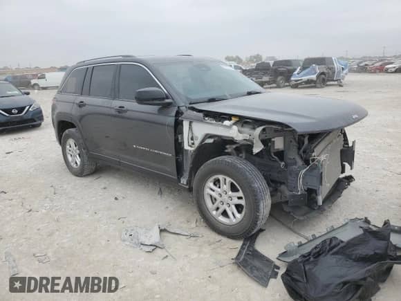 2022 Jeep Grand Cherokee Altitude with VIN 1C4RJGAG9N8591852, listed as a Copart auction lot 81587094 with 39,879 mi miles and Salvage title. Bid and sale history available at DreamBid. Image 4.