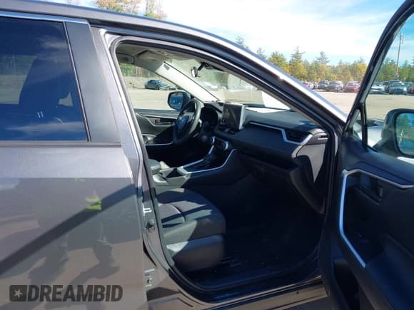 ✅ 2023 Toyota RAV4 LE • VIN: 2T3H1RFV5PW261217 • Лот: 43452342. Опубликован ранее на IAAI с пробегом 55 819 миль. Бесплатный доступ к архиву аукционных продаж из США и подробный отчёт об истории автомобиля на DreamBid. Изображение 5.