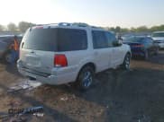 ✅ 2005 Ford Expedition Limited • VIN: 1FMFU20545LA72293 • Lot: 42000912. Wystawiony na IAAI z przebiegiem 182 117 mil. Bezpłatny archiwum sprzedaży aukcyjnych z USA i szczegółowy raport historii pojazdu na DreamBid. Zdjęcie 4.