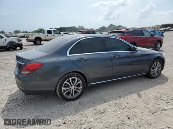 ✅ 2015 Mercedes-Benz C 300 • VIN: 55SWF4JB5FU052944 • Lot: 62346295. Wystawiony na Copart z przebiegiem 186 457 mil. Bezpłatny archiwum sprzedaży aukcyjnych z USA i szczegółowy raport historii pojazdu na DreamBid. Zdjęcie 3.