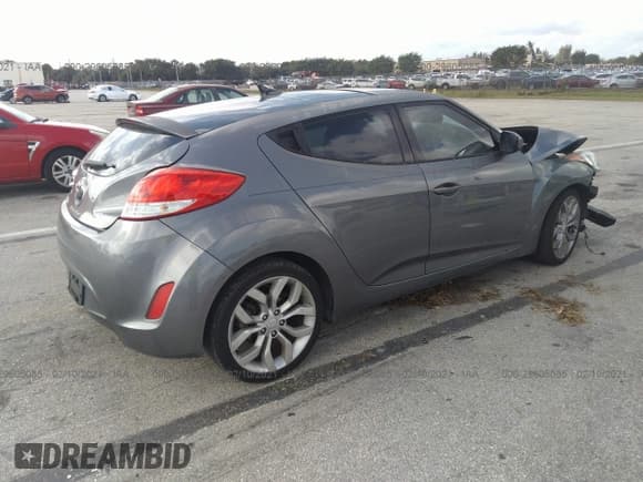 ✅ 2013 Hyundai Veloster w/Black Int • VIN: KMHTC6AD2DU132826 • Lot: 41238320. Wystawiony na IAAI z przebiegiem Nie podano. Bezpłatny archiwum sprzedaży aukcyjnych z USA i szczegółowy raport historii pojazdu na DreamBid. Zdjęcie 4.