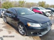 ✅ 2013 Volkswagen Passat SE • VIN: 1VWBH7A3XDC085319 • Lot: 43871671. Wystawiony na IAAI z przebiegiem 209 314 mil. Bezpłatny archiwum sprzedaży aukcyjnych z USA i szczegółowy raport historii pojazdu na DreamBid. Zdjęcie 6.