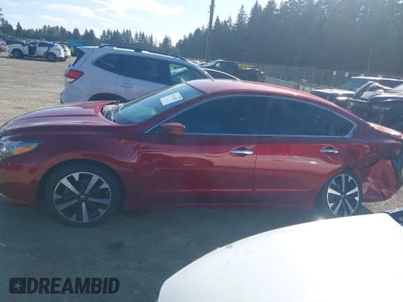 ✅ 2018 Nissan Altima SR • VIN: 1N4AL3AP5JC273837 • Lot: 43411922. Wystawiony na IAAI z przebiegiem 103 625 mil. Bezpłatny archiwum sprzedaży aukcyjnych z USA i szczegółowy raport historii pojazdu na DreamBid. Zdjęcie 14.