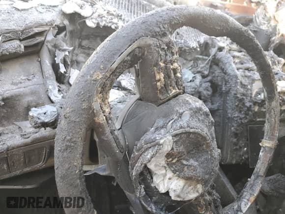 2024 Hyundai Santa Cruz SEL z VIN 5NTJBDAE0RH087089, wystawiony jako Copart lot #83062924 z przebiegiem Nie podano mil oraz Szkoda całkowita • Salvage title. Historia ofert i sprzedaży dostępna na DreamBid. Obrazek 9.