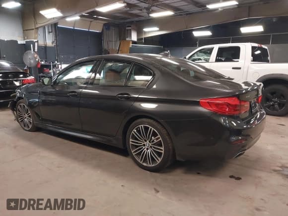 ✅ 2019 BMW 5 Series 530i xDrive • VIN: WBAJA7C57KWW45999 • Lot: 42540573. Listed on IAAI with 42,463 mi. Free auction sales archive from the USA and detailed vehicle history report at DreamBid. Image 3.