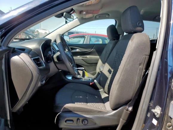 ✅ 2021 Chevrolet Equinox LT • VIN: 3GNAXKEV3MS131512 • Лот: 70866835. Опубликован ранее на Copart с пробегом 72 935 миль. Бесплатный доступ к архиву аукционных продаж из США и подробный отчёт об истории автомобиля на DreamBid. Изображение 7.