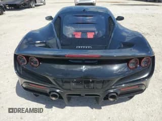 ✅ 2021 Ferrari F8 • VIN: ZFF92LLA8M0268230 • Lot: 50326925. Wystawiony na Copart z przebiegiem 18 802 mil. Bezpłatny archiwum sprzedaży aukcyjnych z USA i szczegółowy raport historii pojazdu na DreamBid. Zdjęcie 6.