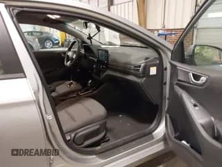 ✅ 2020 Hyundai Ioniq Blue • VIN: KMHC65LC4LU213542 • Lot: 41361881. Wystawiony na IAAI z przebiegiem 120 250 mil. Bezpłatny archiwum sprzedaży aukcyjnych z USA i szczegółowy raport historii pojazdu na DreamBid. Zdjęcie 5.