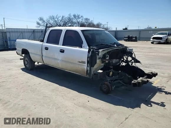 ✅ 2006 Chevrolet Silverado 2500HD LT1 • VIN: 1GCHC23D56F251980 • Лот: 46678505. Опубликован ранее на Copart с пробегом Не указан. Бесплатный доступ к архиву аукционных продаж из США и подробный отчёт об истории автомобиля на DreamBid. Изображение 11.