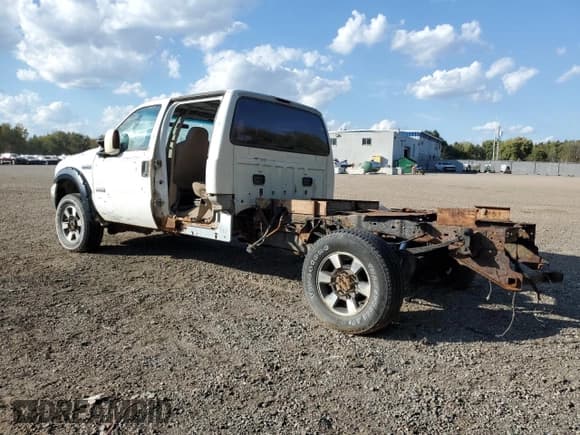 ✅ 2007 Ford F-350 XL • VIN: 1FTWW31P37EA37451 • Lot: 81985385. Wystawiony na Copart z przebiegiem Nie podano. Bezpłatny archiwum sprzedaży aukcyjnych z USA i szczegółowy raport historii pojazdu na DreamBid. Zdjęcie 2.
