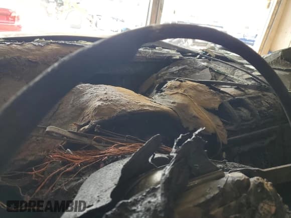 ✅ 2005 Mercedes-Benz M 500 • VIN: 4JGAB75E85A535327 • Lot: 51162745. Listed on Copart with Not provided. Free auction sales archive from the USA and detailed vehicle history report at DreamBid. Image 9.