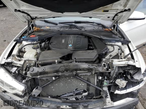 2018 BMW 3 Series 328d xDrive с VIN WBA8J1C50JA019038, выставлен на аукционе Copart как лот 85010124 с пробегом 61 073 миль миль и Списание • Salvage title. История ставок и продаж доступна на DreamBid. Изображение 12.