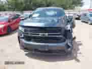 ✅ 2021 Chevrolet Suburban RST • VIN: 1GNSCEKD5MR228825 • Lot: 42916245. Wystawiony na IAAI z przebiegiem 52 657 mil. Bezpłatny archiwum sprzedaży aukcyjnych z USA i szczegółowy raport historii pojazdu na DreamBid. Zdjęcie 12.