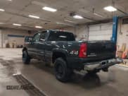 ✅ 2003 Chevrolet Silverado 2500HD LS • VIN: 1GCHK29G33E158624 • Lot: 42108017. Wystawiony na IAAI z przebiegiem 174 462 mil. Bezpłatny archiwum sprzedaży aukcyjnych z USA i szczegółowy raport historii pojazdu na DreamBid. Zdjęcie 3.