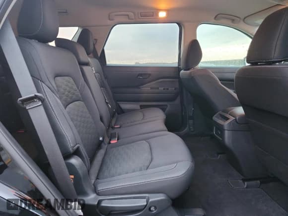 ✅ 2024 Nissan Pathfinder S • VIN: 5N1DR3AC9RC313265 • Lot: 85279355. Wystawiony na Copart z przebiegiem 30 758 mil. Bezpłatny archiwum sprzedaży aukcyjnych z USA i szczegółowy raport historii pojazdu na DreamBid. Zdjęcie 11.