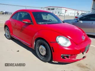 ✅ 2012 Volkswagen Beetle 2.5L PZEV • VIN: 3VWJP7AT2CM628982 • Lot: 43048599. Wystawiony na IAAI z przebiegiem 107 848 mil. Bezpłatny archiwum sprzedaży aukcyjnych z USA i szczegółowy raport historii pojazdu na DreamBid. Zdjęcie 1.