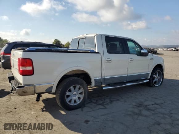 ✅ 2006 Lincoln Mark LT • VIN: 5LTPW18566FJ23730 • Lot: 74779954. Wystawiony na Copart z przebiegiem 216 188 mil. Bezpłatny archiwum sprzedaży aukcyjnych z USA i szczegółowy raport historii pojazdu na DreamBid. Zdjęcie 3.