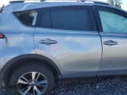 ✅ 2016 Toyota RAV4 XLE • VIN: 2T3RFREV6GW479710 • Lot: 66277565. Wystawiony na Copart z przebiegiem Nie podano. Bezpłatny archiwum sprzedaży aukcyjnych z USA i szczegółowy raport historii pojazdu na DreamBid. Zdjęcie 10.