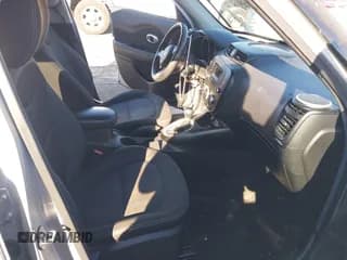 ✅ 2015 Kia Soul • VIN: KNDJN2A2XF7768358 • Lot: 43604329. Wystawiony na IAAI z przebiegiem 113 960 mil. Bezpłatny archiwum sprzedaży aukcyjnych z USA i szczegółowy raport historii pojazdu na DreamBid. Zdjęcie 5.