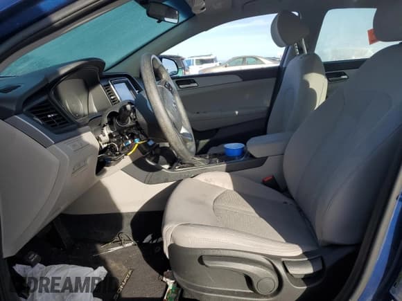 ✅ 2019 Hyundai Sonata SE • VIN: 5NPE24AF7KH753251 • Lot: 72520982. Listed on Copart with 24,591 mi. Free auction sales archive from the USA and detailed vehicle history report at DreamBid. Image 7.