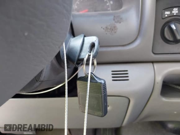 ✅ 2001 Ford Excursion XLT • VIN: 1FMNU41S41EC12353 • Lot: 41573845. Listed on IAAI with 198,777 mi. Free auction sales archive from the USA and detailed vehicle history report at DreamBid. Image 11.