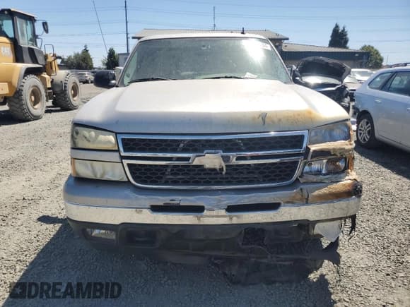 ✅ 2006 Chevrolet Silverado 1500 LT1 • VIN: 2GCEK13Z061354176 • Лот: 62139694. Опубликован ранее на Copart с пробегом 114 573 миль. Бесплатный доступ к архиву аукционных продаж из США и подробный отчёт об истории автомобиля на DreamBid. Изображение 5.