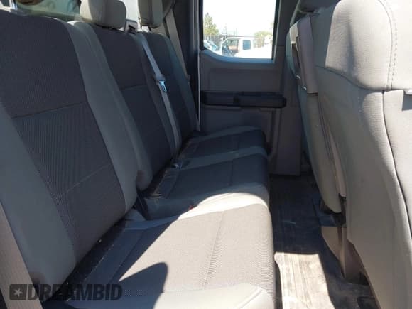 ✅ 2017 Ford F-150 XL • VIN: 1FTEX1C80HKC92936 • Lot: 42113555. Wystawiony na IAAI z przebiegiem 174 359 mil. Bezpłatny archiwum sprzedaży aukcyjnych z USA i szczegółowy raport historii pojazdu na DreamBid. Zdjęcie 8.