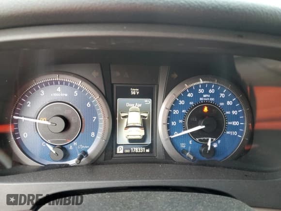 ✅ 2017 Toyota Sienna XLE Auto Access Seat • VIN: 5TDYZ3DC2HS895241 • Lot: 57505945. Listed on Copart with 178,331 mi. Free auction sales archive from the USA and detailed vehicle history report at DreamBid. Image 9.