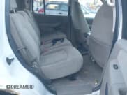 ✅ 2002 Ford Explorer XLT • VIN: 1FMDU73E12ZA10584 • Lot: 41299290. Wystawiony na IAAI z przebiegiem 95 775 mil. Bezpłatny archiwum sprzedaży aukcyjnych z USA i szczegółowy raport historii pojazdu na DreamBid. Zdjęcie 8.