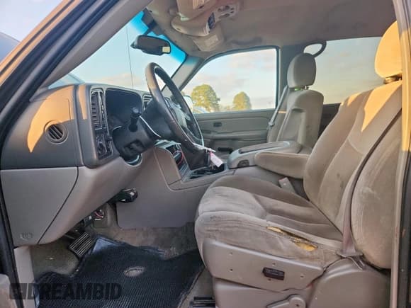 ✅ 2004 GMC Yukon XL SLT • VIN: 3GKFK16Z44G250749 • Лот: 92877115. Опубликован ранее на Copart с пробегом 237 407 миль. Бесплатный доступ к архиву аукционных продаж из США и подробный отчёт об истории автомобиля на DreamBid. Изображение 7.